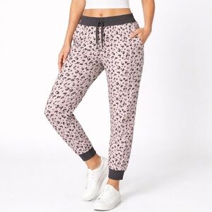 LIVE LOVE LOUNGE KAREN NEUBURGER Leopard Print Bottoms Large